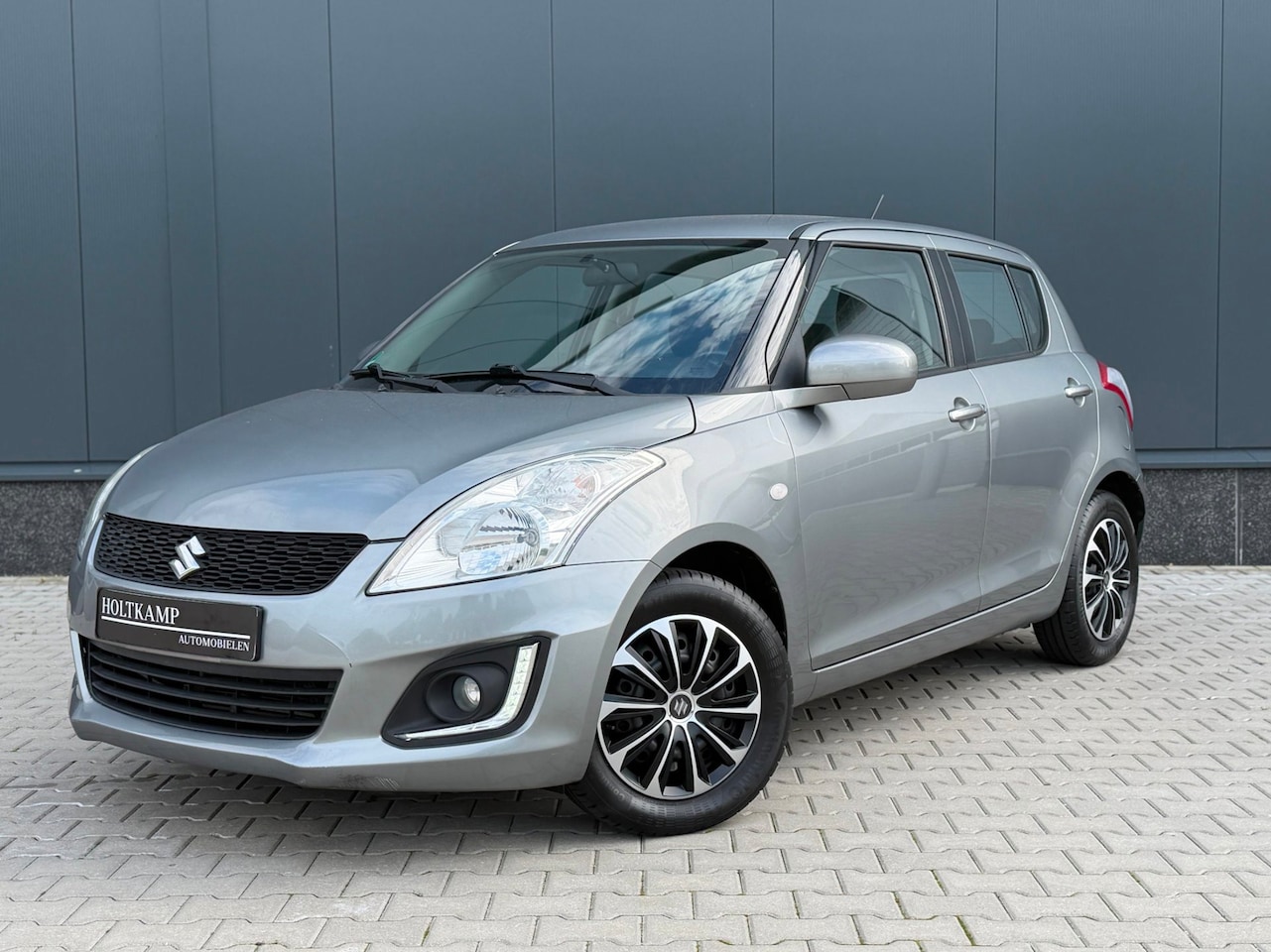 Suzuki Swift - 1.2 Bandit EASSS | CRUISE | CARPLAY | AIRCO | 5 DEURS - AutoWereld.nl