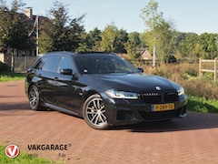 BMW 5-serie Touring - 530e Business Edition Plus | M-Pakket | Panoramadak | Trekhaak | Camera | Sfeerverlichting