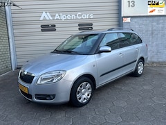 Skoda Fabia Combi - 1.4-16V Tour Eerste eigenaar / Dealer onderhouden / Cruise controle / AC / APK 09-2027