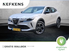 Alfa Romeo Junior - Elettrica 54 kWh | Accu 97% | Apple Carplay / Android Auto | Climate Control | Parkeersens