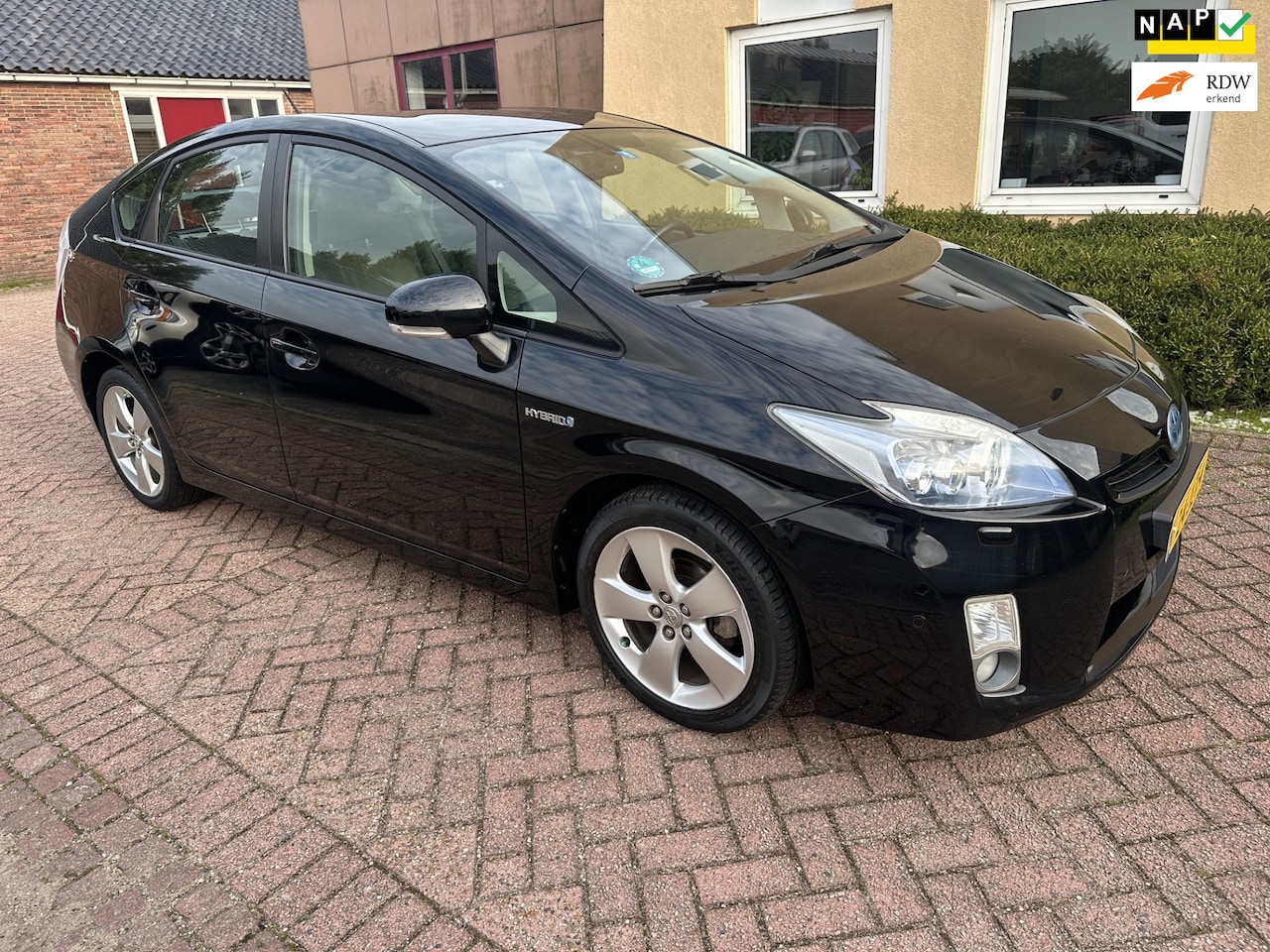 Toyota Prius - 1.8 Executive NAVI CAMERA LEER APK NAP DEALER OH - AutoWereld.nl
