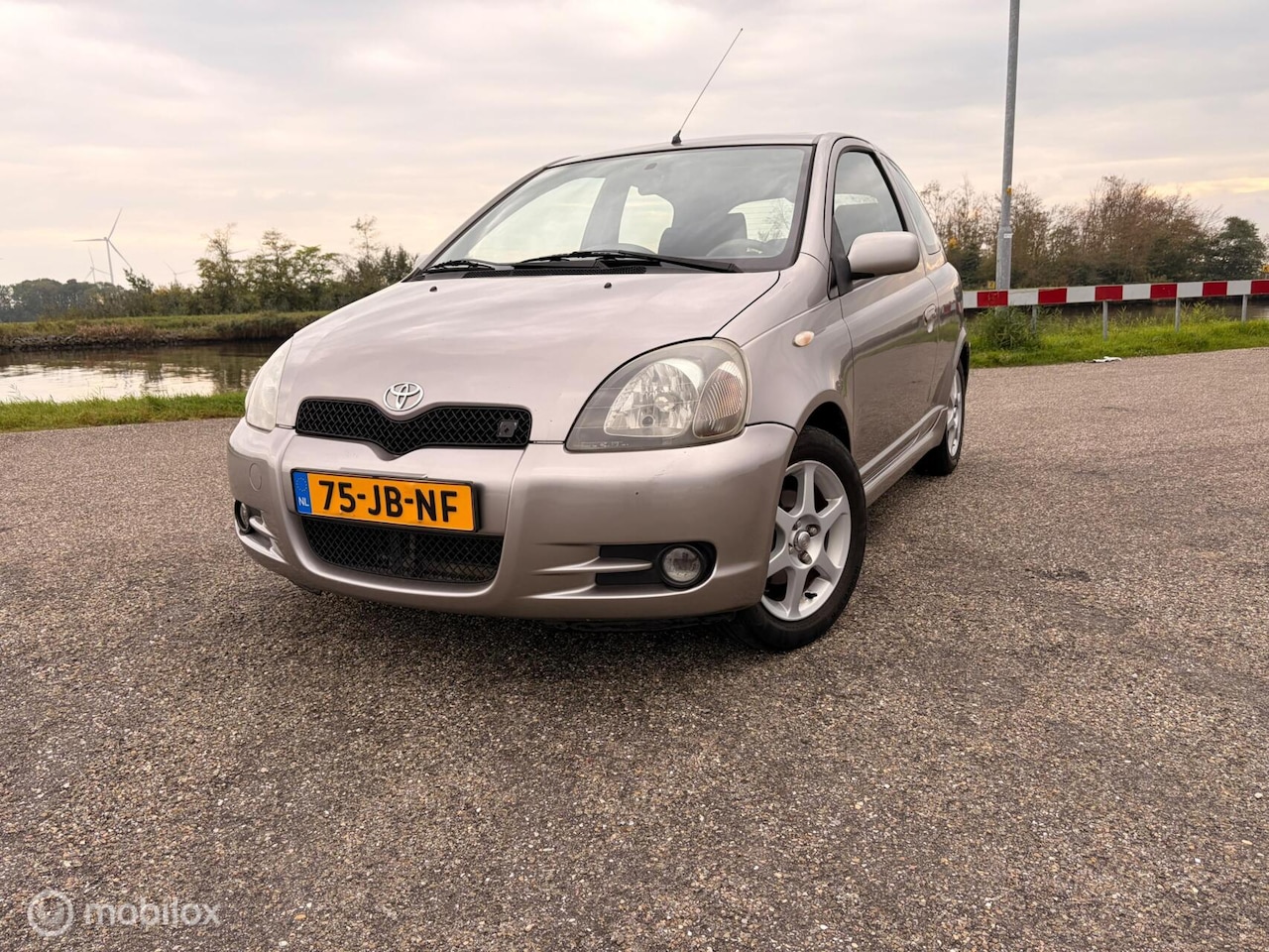 Toyota Yaris - 1.5-16V VVT-i T-Sport 1.5-16V VVT-i T-Sport - AutoWereld.nl