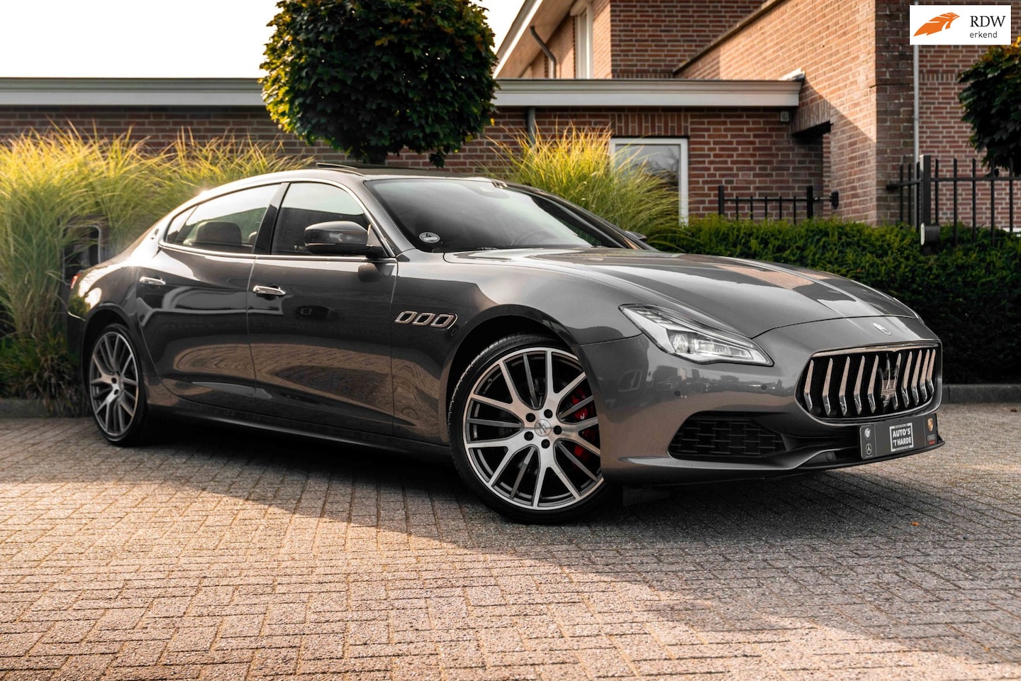 Maserati Quattroporte - 3.0 V6 TwinTurbo S 430 PK Adaptive Schuifdak H&K Keyless LED Camera 21'' - AutoWereld.nl