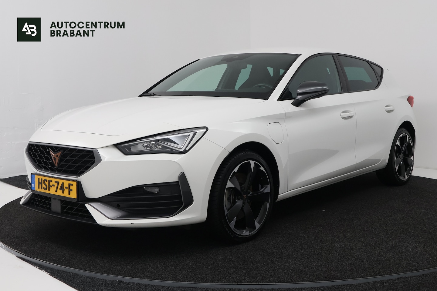 CUPRA Leon - 1.4 e-Hybrid VZ 245 (STOELVERWARMING, STUURVERWARMING, CRUISE ADAPTIEF) - AutoWereld.nl
