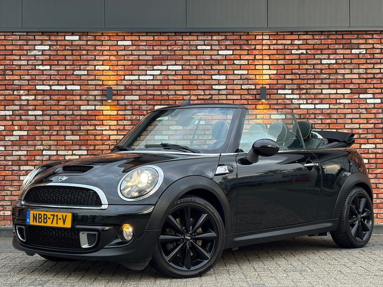 MINI Cabrio - 1.6 Cooper S Chili Harman/Kardon Leer Led Stoelverw Cruise 17Inch UITSTRALING! - AutoWereld.nl