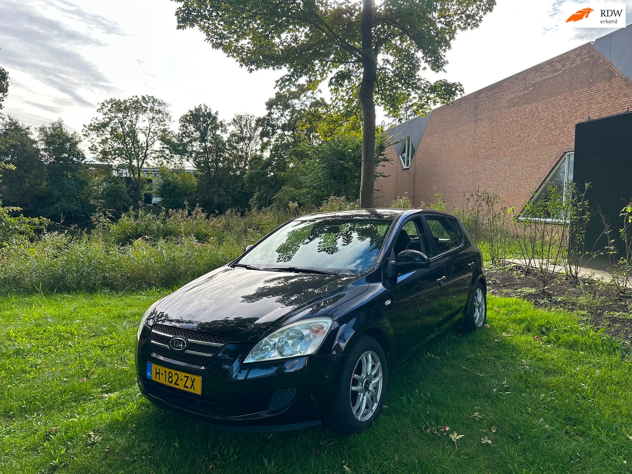 Kia Cee'd - 1.4 X-pect Airco NW Distributie NW APK - AutoWereld.nl