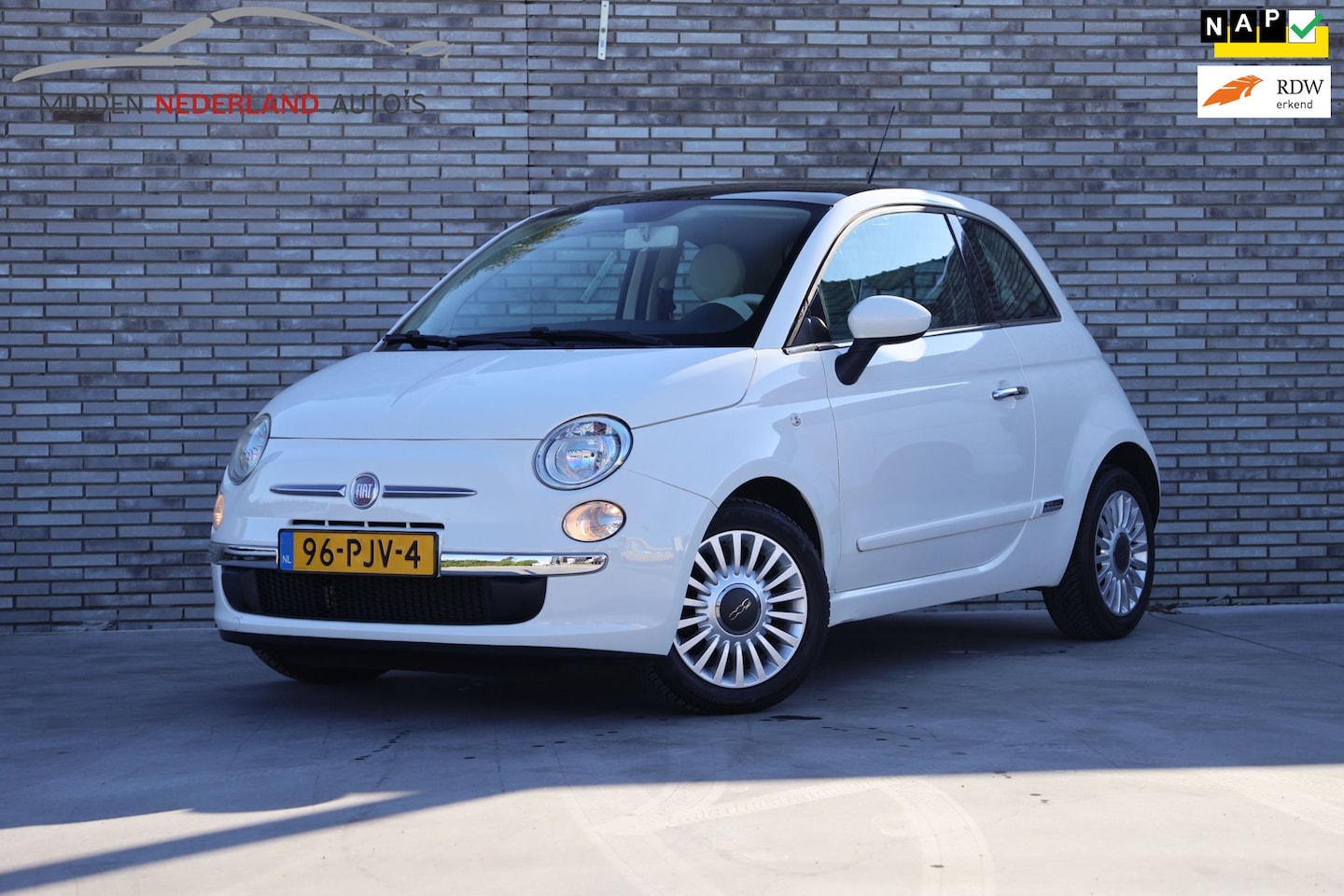 Fiat 500 - 1.2 Lounge * PANORAMA * AUTOMAAT * CLIMATE CONTROLE * - AutoWereld.nl