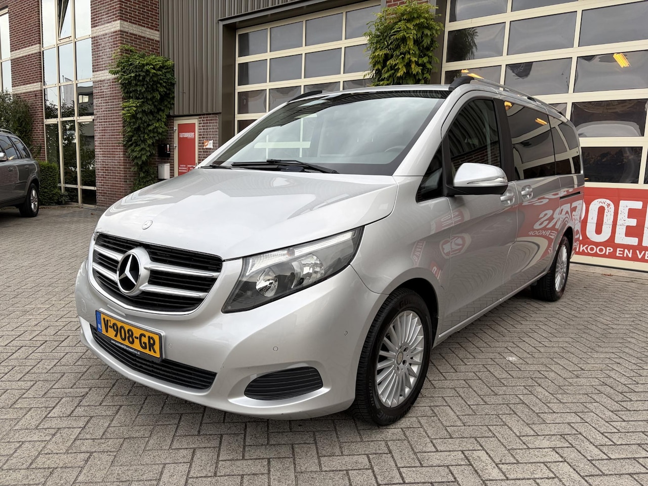 Mercedes-Benz V-klasse - 220d Lang | 2X schuifdeur | El. achterklep | Assistentie-pakket | Dakrails | - AutoWereld.nl