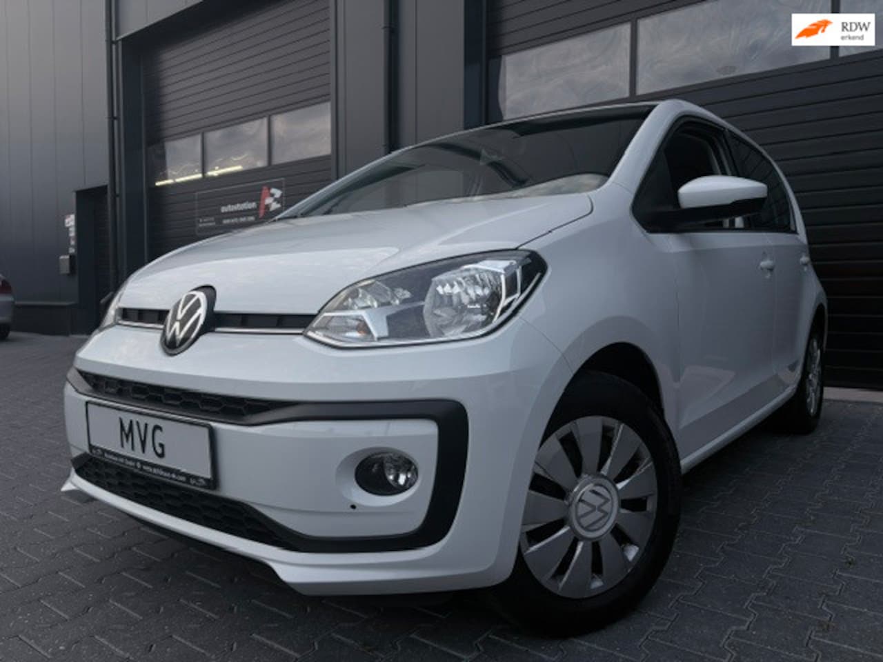Volkswagen Up! - 1.0|65PK|Cruise|Camera|Stoel verw|Lane assist|MF stuur|Bluetooth|DAB|PDC|1e eigenaar|Deale - AutoWereld.nl