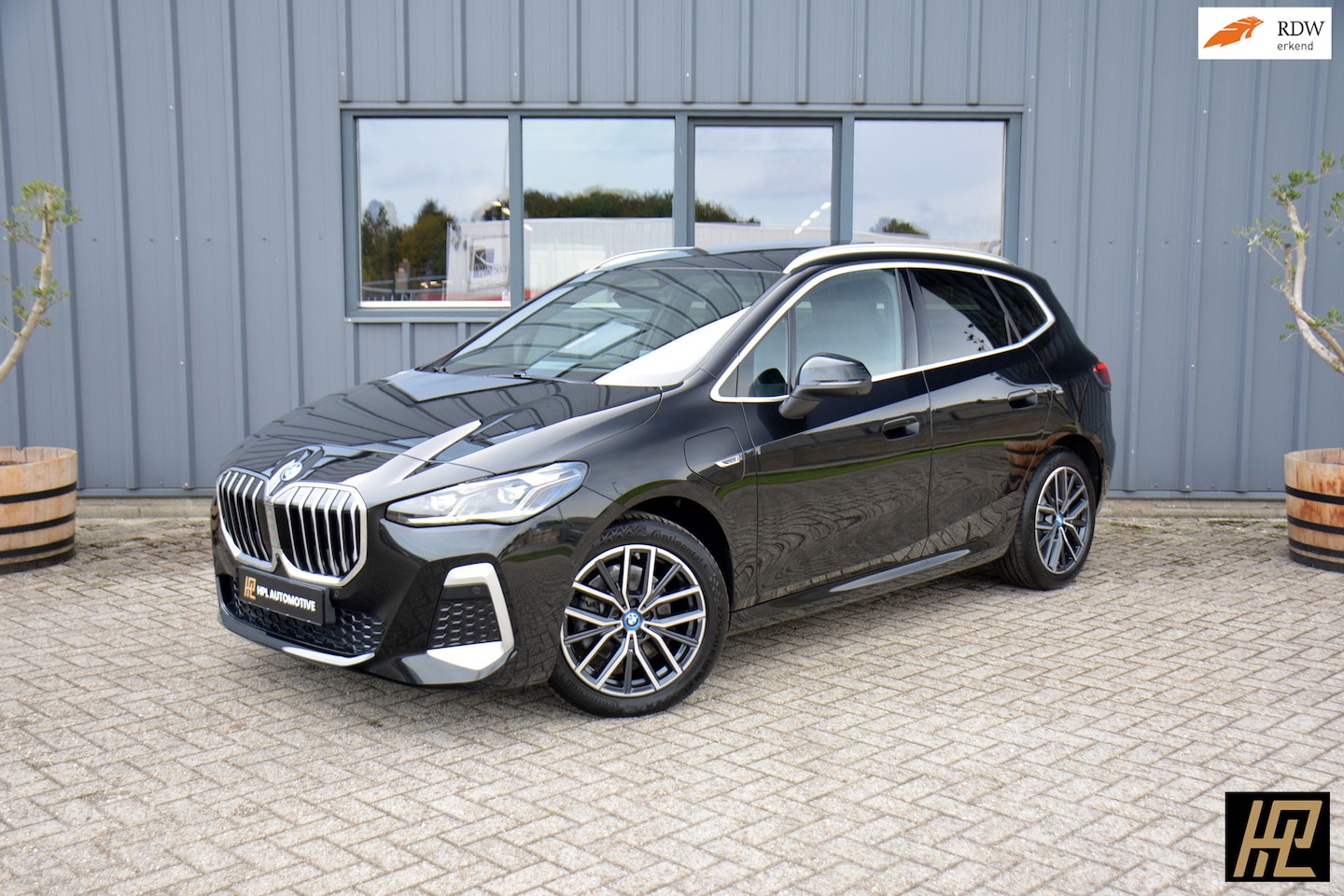 BMW 2-serie Active Tourer - 225e xDrive M Sport * Vol * Pano * HK * HeadUp * Memory/Massage * 360Camera * Carplay * Zw - AutoWereld.nl