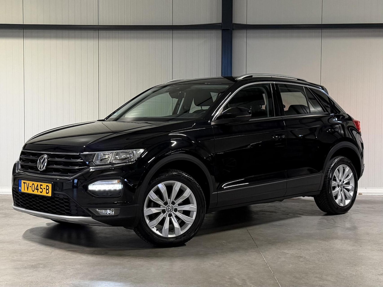 Volkswagen T-Roc - 1.0 TSI Style Carplay Cruise Trekhaak NAP - AutoWereld.nl