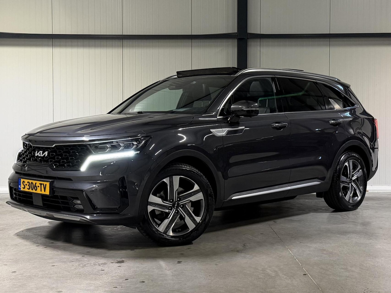 Kia Sorento - 1.6 T-GDi Plug-in Hybrid 4WD ExecutiveLine 7p. 1.6 T-GDI Plug-in Hybrid 4WD ExecutiveLine 7p. - AutoWereld.nl