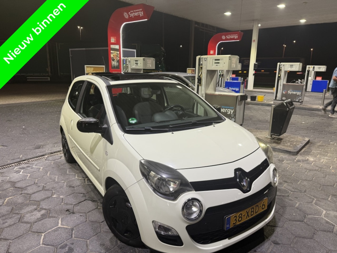 Renault Twingo - 1.2 16V Pano Automaat Clima - AutoWereld.nl