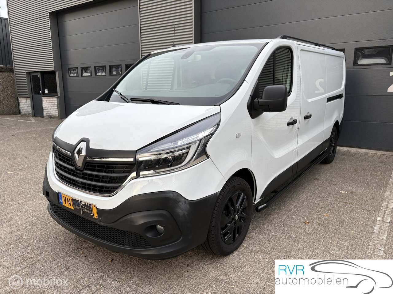 Renault Trafic - bestel 2.0 dCi T29 L2H1 AUTOMAAT/NAVI/SCHADE - AutoWereld.nl