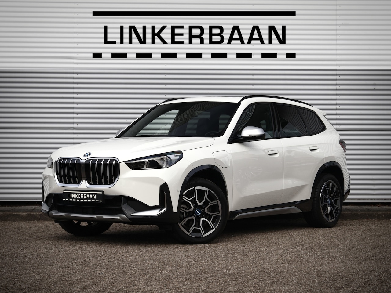 BMW X1 - xDrive25e Hybride | SOH 94% | Panodak | H&K | X Line | 19 inch | - AutoWereld.nl