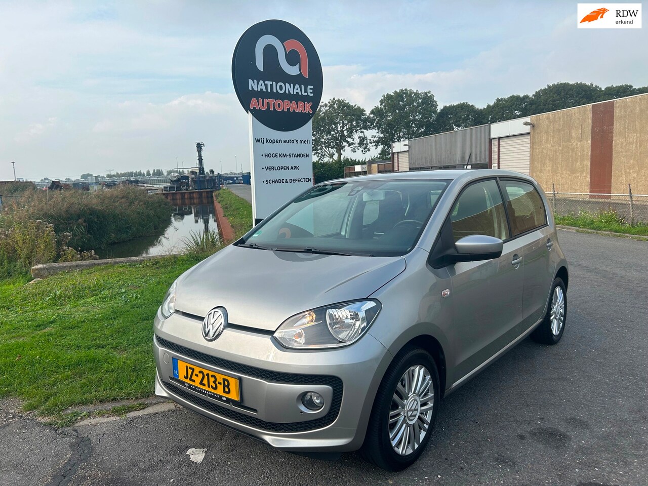 Volkswagen Up! - | 2014 | 1.0 high up! | Automaat | 5-deurs | APK 2027 - AutoWereld.nl
