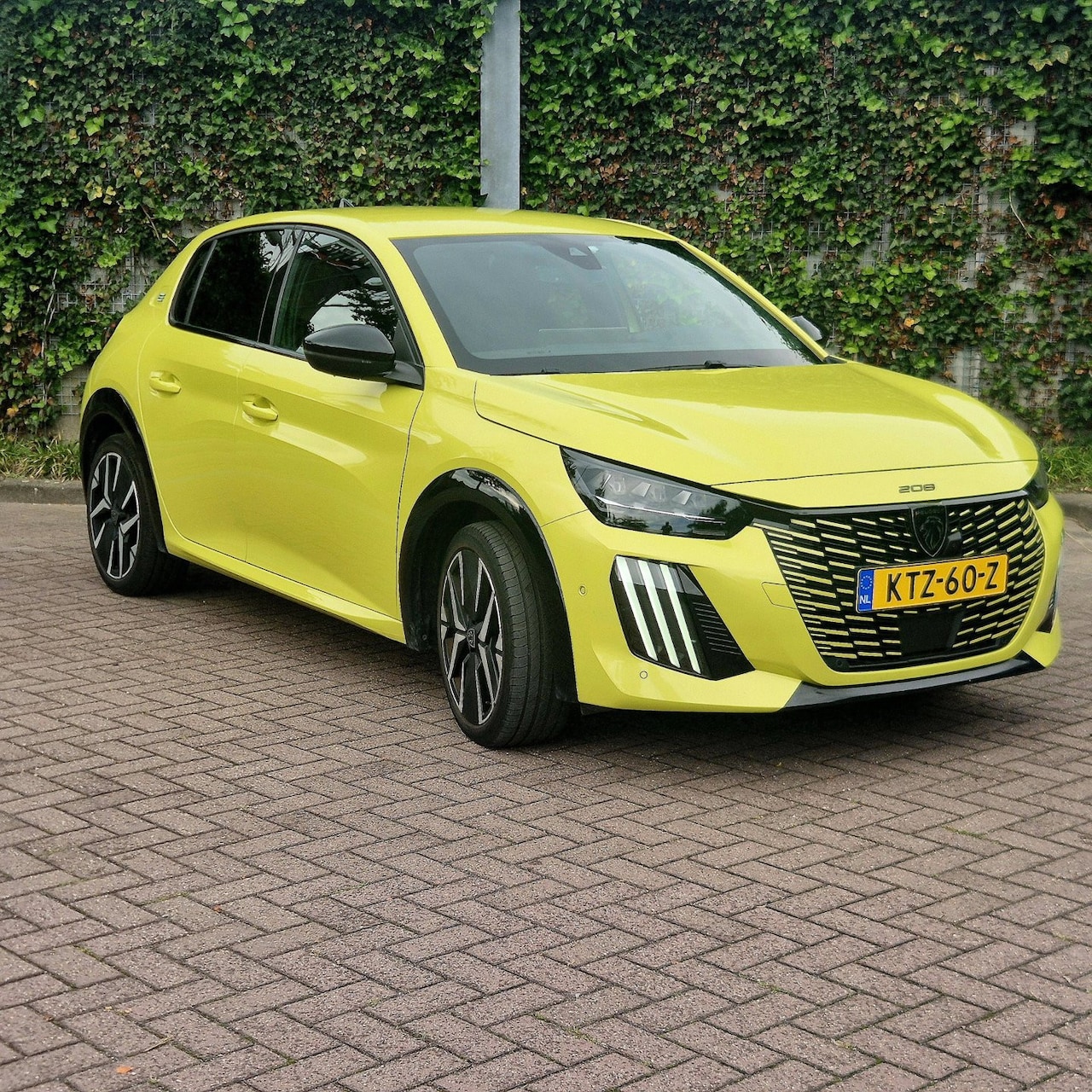 Peugeot e-208 - EV GT 50 kWh | SOH 99.75% | ACC | CAM | 3-fase - AutoWereld.nl