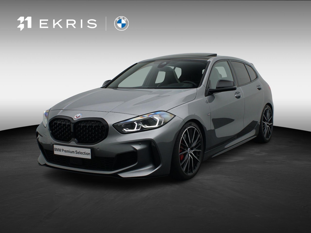 BMW 1-serie - 5-deurs M135i xDrive | LED | Leder | HUD | Schuifdak | Elektr. zetels | DAB | Harman-kardo - AutoWereld.nl