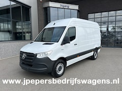 Mercedes-Benz eSprinter - 320 L2 H2 Pro 81kWh / Snel laden 115Kw / Trekhaak / Smartphone integratie / Parkeersensore