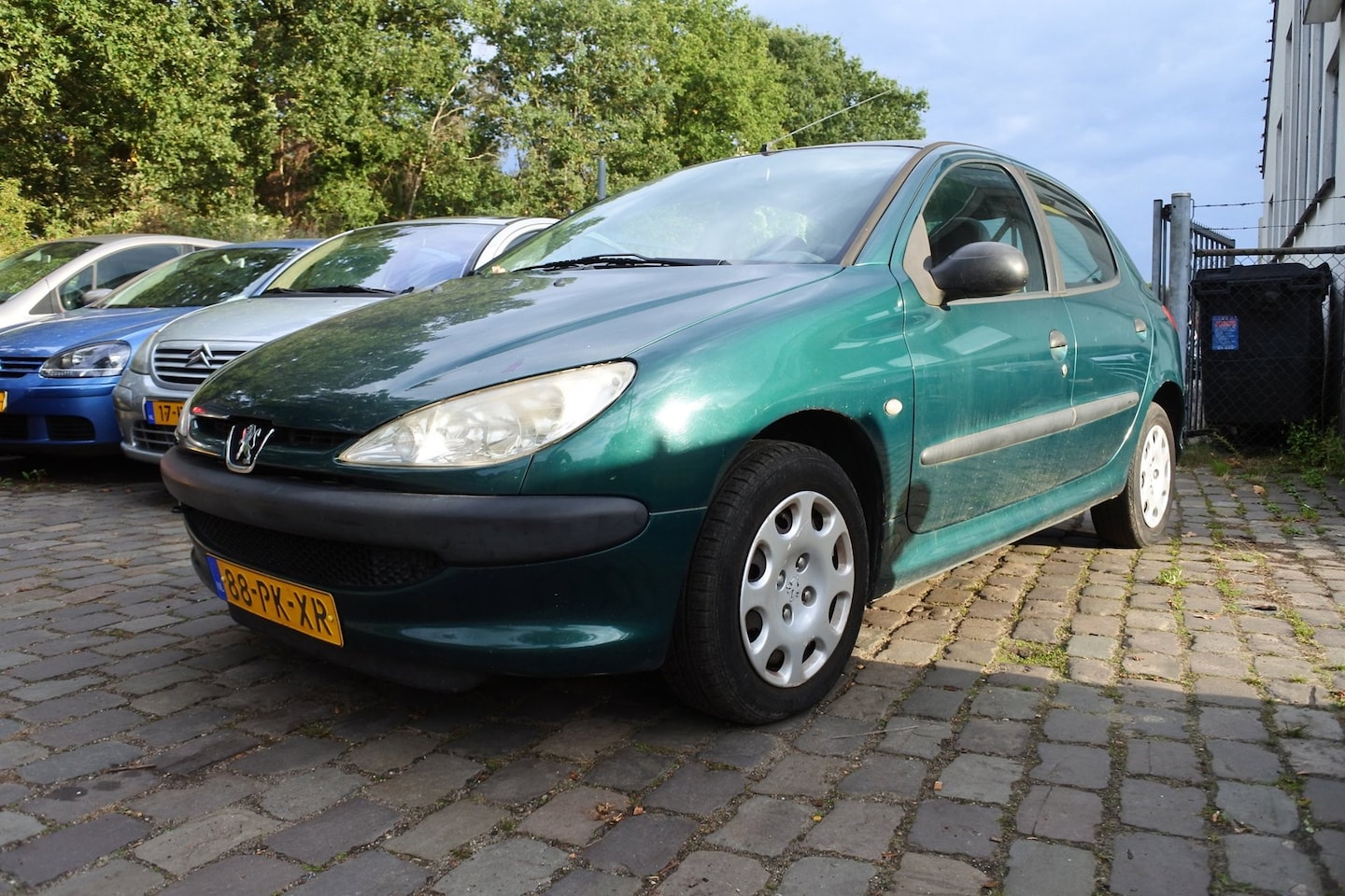 Peugeot 206 - 1.1 XR 5 drs apk tot 4-7-2027 goed rijdend 202 dkm - AutoWereld.nl
