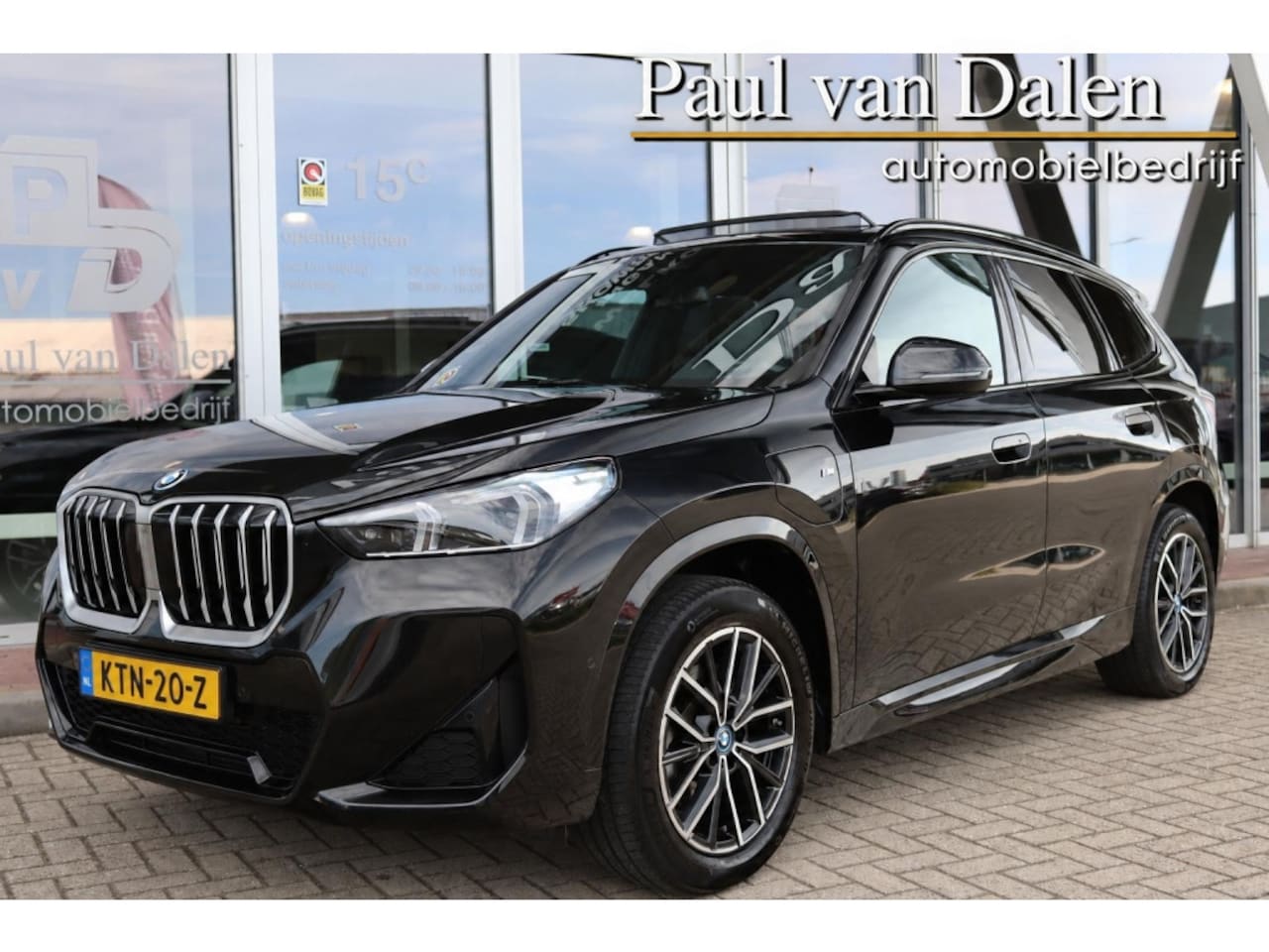 BMW X1 - (u11) XDRIVE25e 245PK M-SPORT SHADOW LINE Panodak | SOH 95% | Navi | Sfeerverl.| Comfort A - AutoWereld.nl