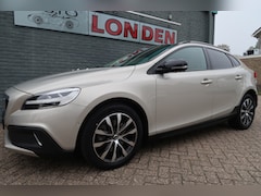 Volvo V40 Cross Country - 1.5 T3 Polar+ Luxury Bij ons bedrijf in onderhoud geweest met winterbanden