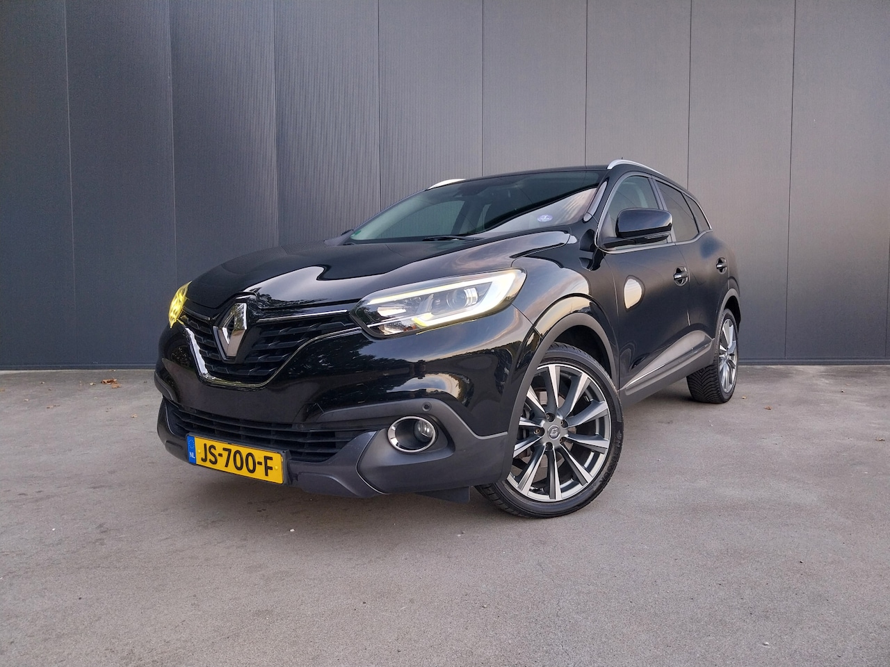 Renault Kadjar - 1.2 TCe Intens LED HALF LEER NAVI CRUISE ECC TREKHAAK - AutoWereld.nl