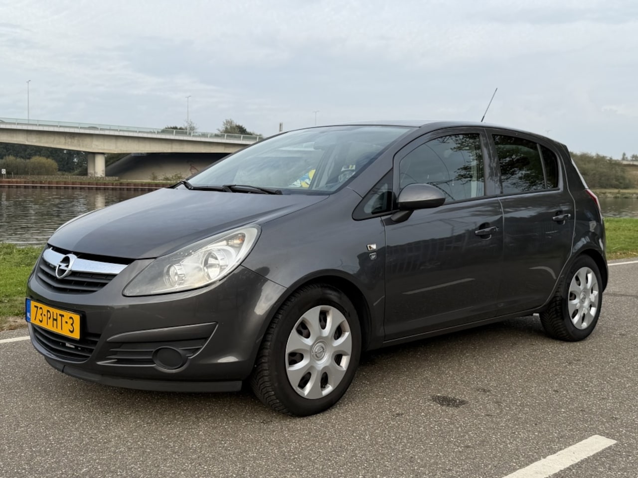 Opel Corsa - 1.2-16V '111' Edition 1.2-16V 111 Edition - AutoWereld.nl