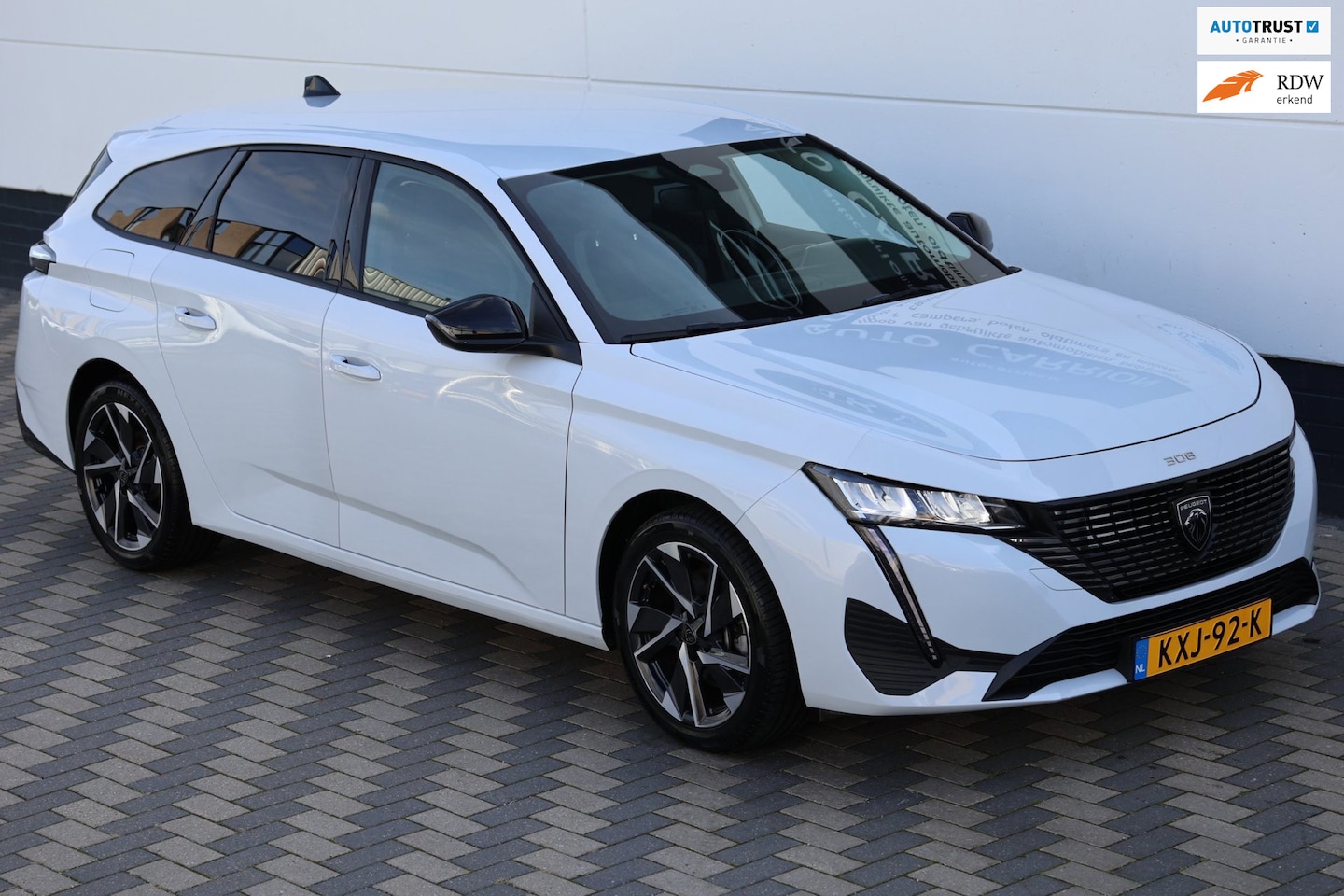 Peugeot 308 SW - 1.2 PureTech 131PK Carplay Camera Navi LED !! - AutoWereld.nl