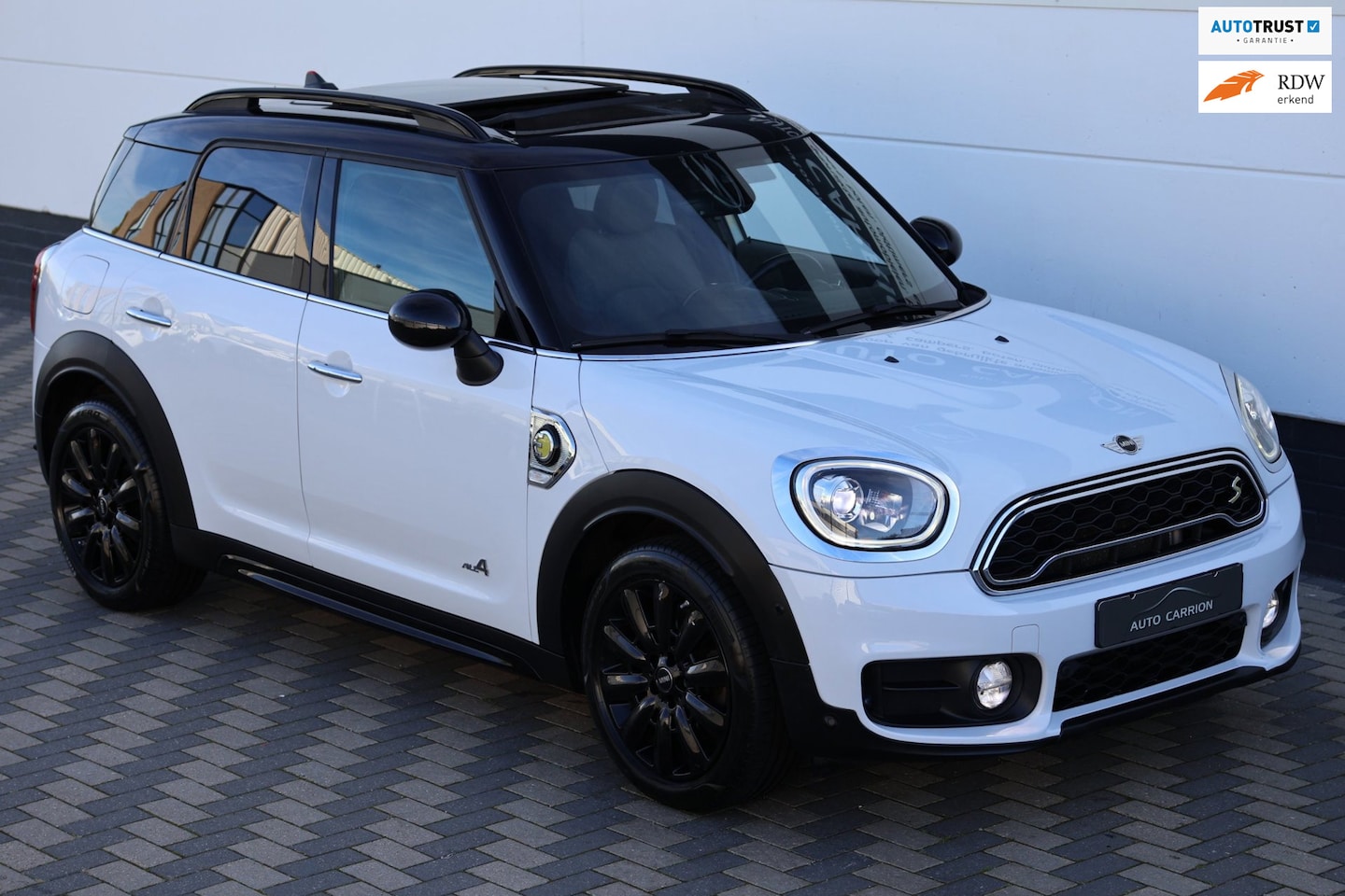 MINI Countryman - 1.5 Cooper S E ALL4 Pano Navi Camera LED !! - AutoWereld.nl
