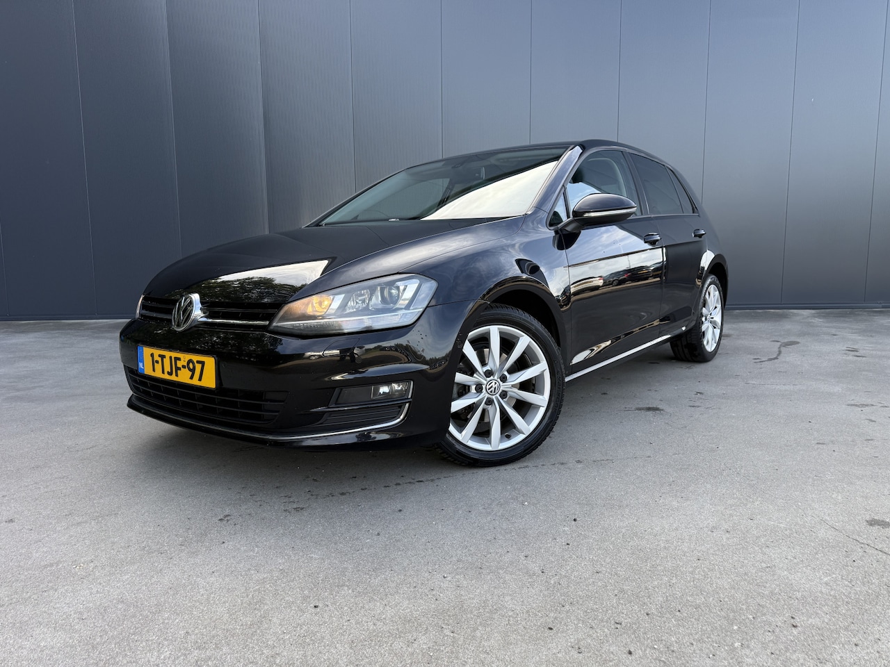 Volkswagen Golf - 1.4 TSI AUTOMAAT Highline LED NAVI CRUISE ECC - AutoWereld.nl