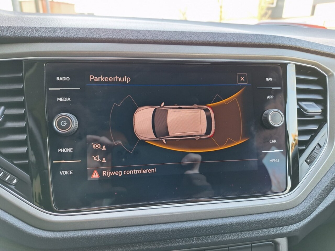 Volkswagen T-Roc - 1.5 TSI DSG Business/Style | Carplay | Adaptive | A. klep elektr. | All Season