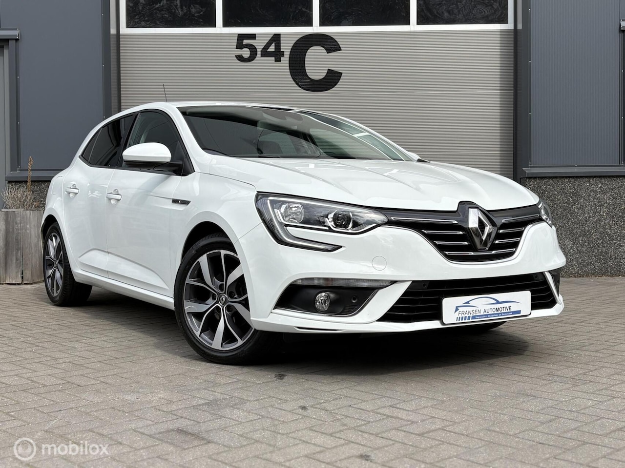 Renault Mégane - 1.2 TCe Bose Camera/Massage stoelen/Keyless - AutoWereld.nl