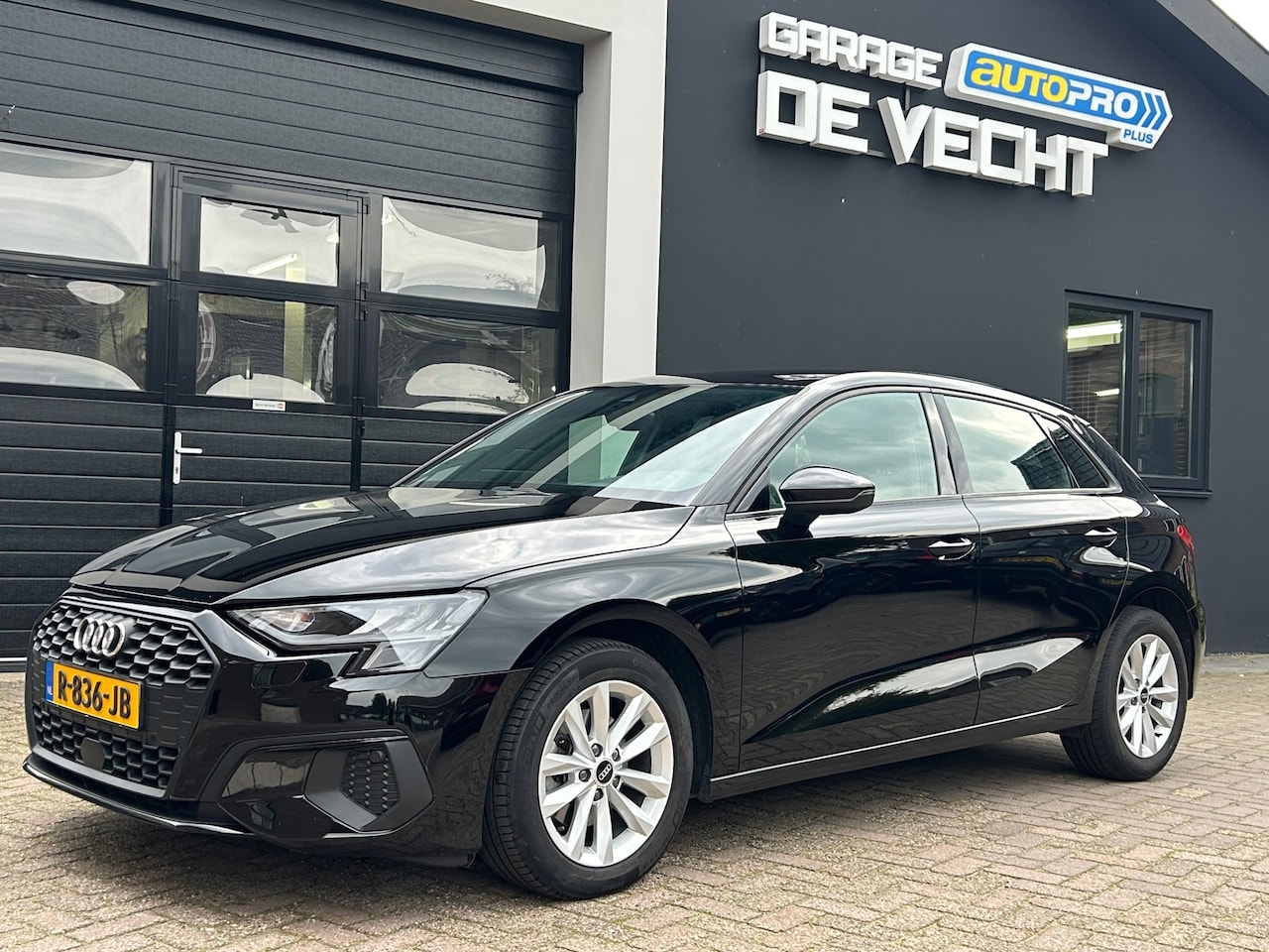 Audi A3 Sportback - 30 TFSI Pro Line Carplay/Camera - AutoWereld.nl