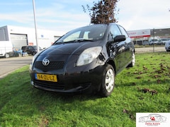 Toyota Yaris - 1.0 VVTi Spirit