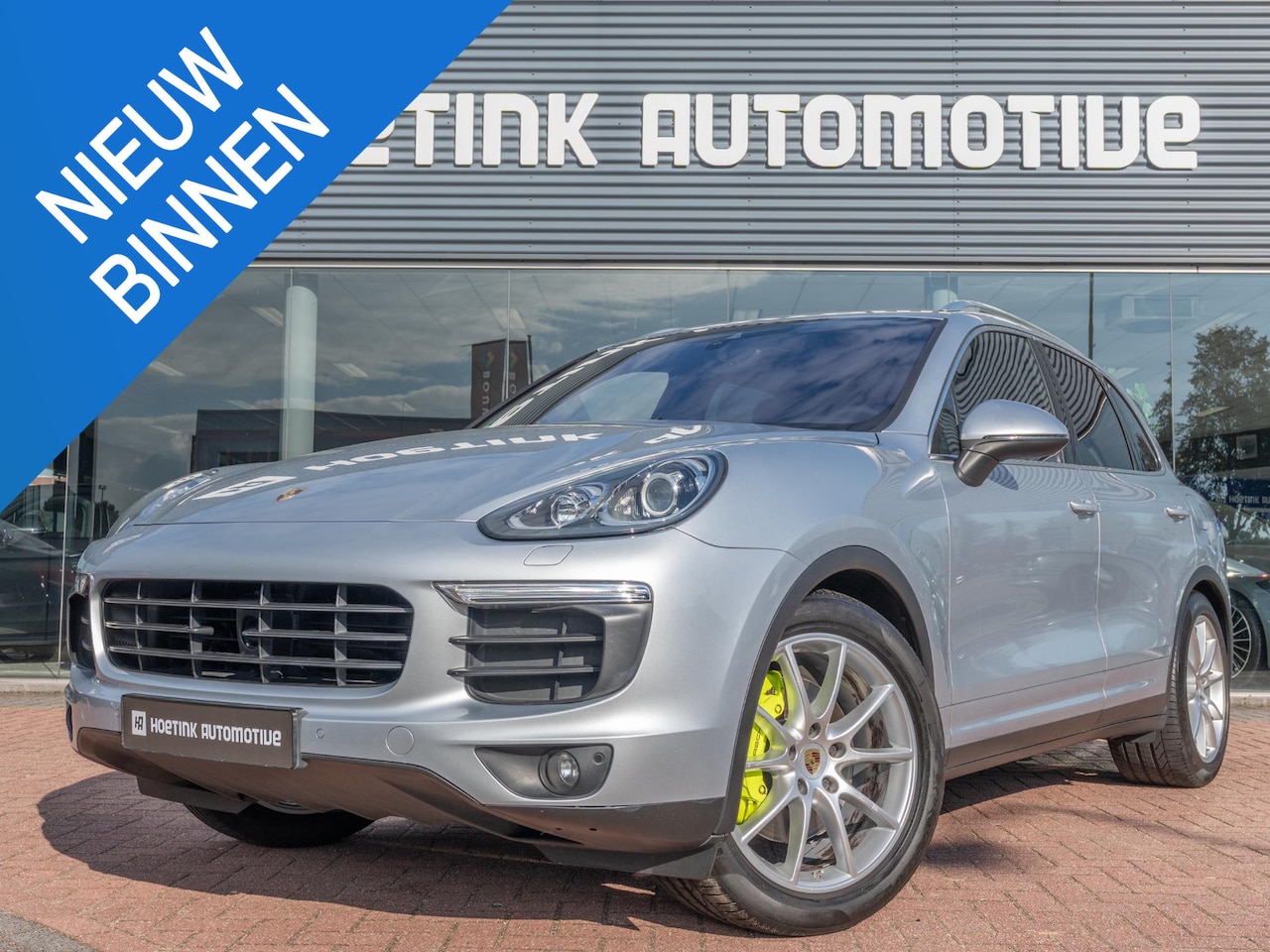 Porsche Cayenne - 3.0 S E-Hybrid | Lucht | Memory | Trekhaak - AutoWereld.nl