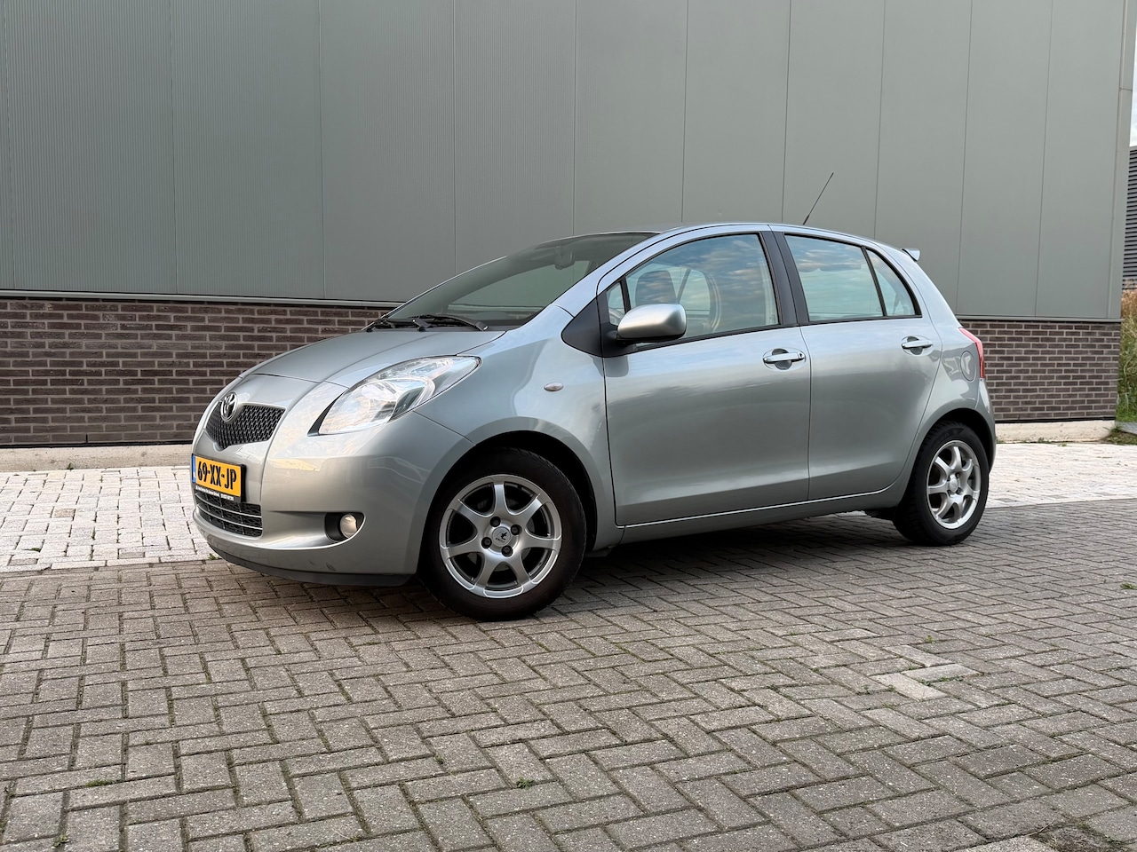 Toyota Yaris - 1.3 VVTi Sol - AutoWereld.nl