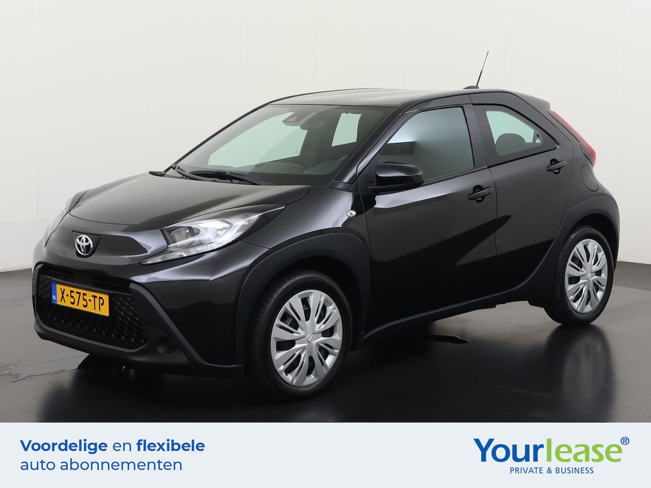 Toyota Aygo X - 1.0 VVT-i S-CVT Play Automaat | All-in 329,- Private Lease | Direct uit voorraad - AutoWereld.nl