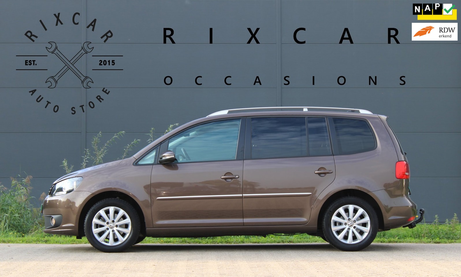 Volkswagen Touran - 1.2 TSI Highline BlueMotion Navi Trekhaak PDC 1eEigenaar !!NIEUWBINNEN!! - AutoWereld.nl