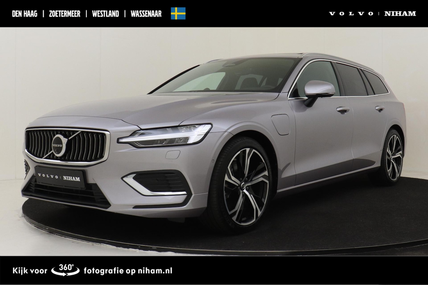 Volvo V60 - T6 PLUG-IN HYBRID AWD ULTRA BRIGHT *UNIEK!* -PANO.DAK|BOWERS&WILKINS|SLATE|360°CAM|HEAD-UP - AutoWereld.nl