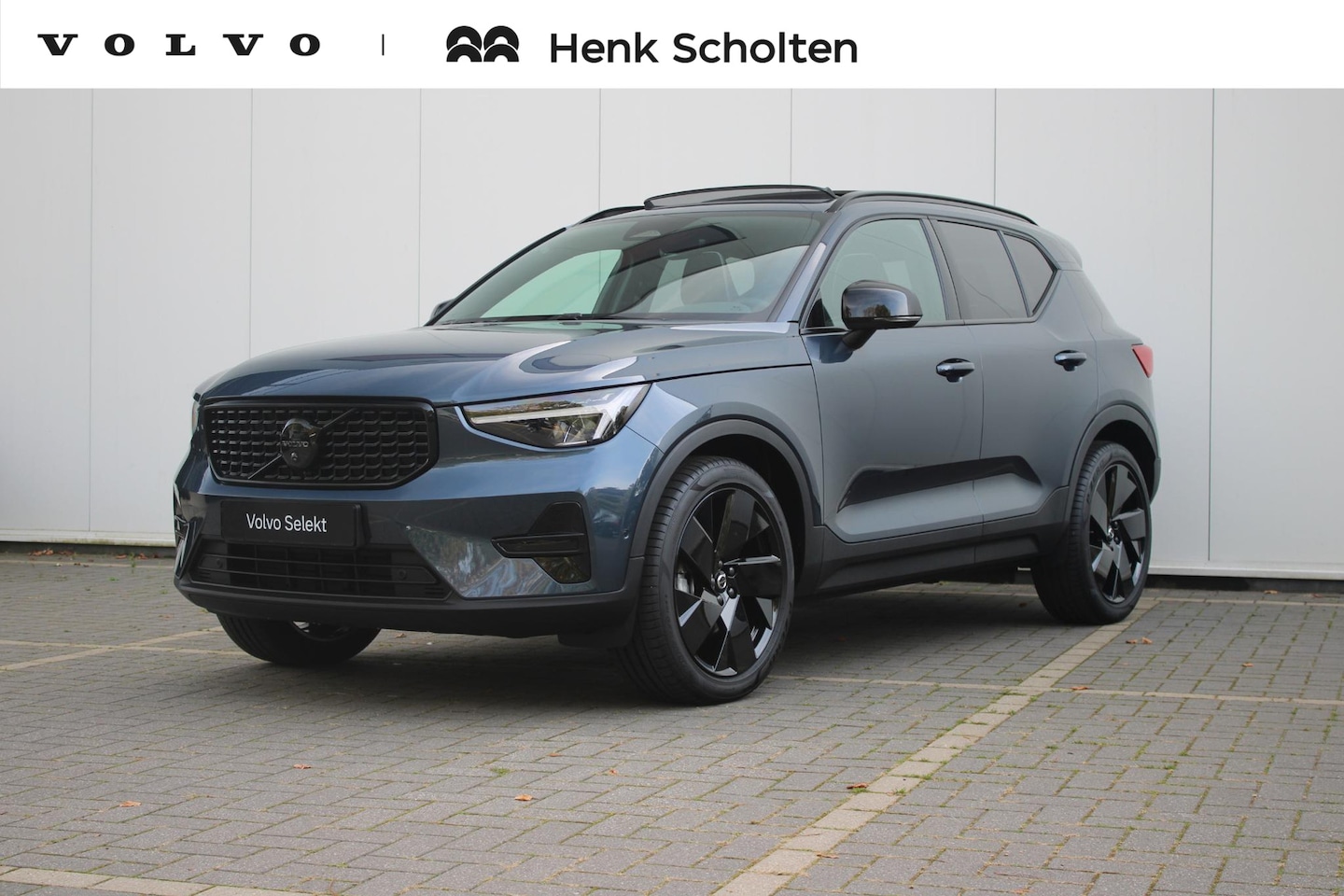 Volvo XC40 - B4 Plus Black Edition | Panoramadak | Trekhaak | Verwarmbare voorstoelen en stuurwiel | Pr - AutoWereld.nl