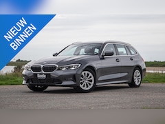 BMW 3-serie Touring - 320e LED / DEALER ONDERHOUDEN / CAMERA / CARPLAY / TREKHAAK