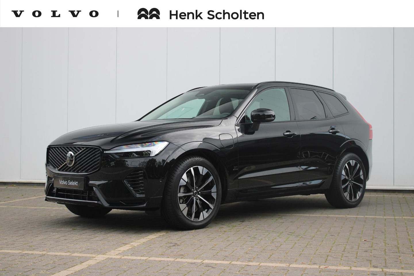 Volvo XC60 - T6 Plug-in hybrid AWD Ultra Dark | Trekhaak | Luchtvering | Panoramadak | Verwarmbare voor - AutoWereld.nl