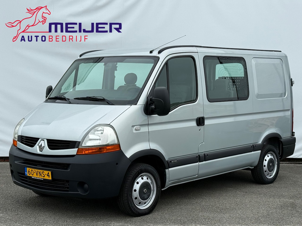 Renault Master - T28 2.5 dCi L1H1 DC Rolstoelbus | Airco | Cruise | Centraal + AB | Parkeersensoren | Inval - AutoWereld.nl
