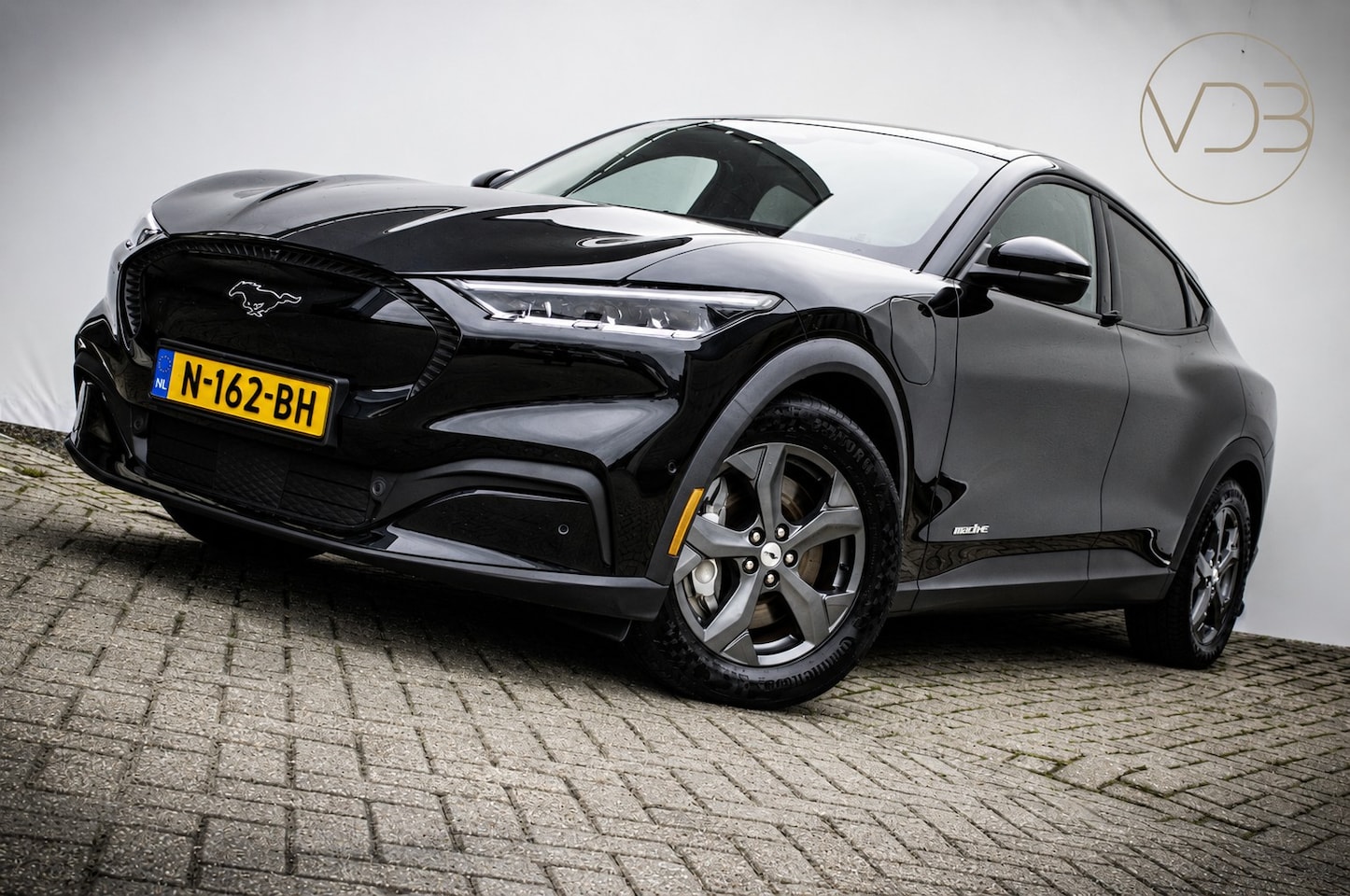 Ford Mustang Mach-E - RWD 75 kWh SOH 93% Origineel NL B&O 1e Eigenaar incl BTW - AutoWereld.nl