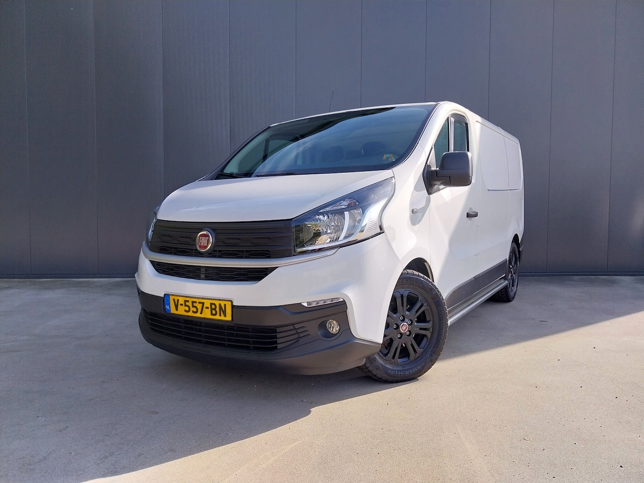 Renault Trafic - 1.6 MJ MARGE CAMERA TREKHAAK NAVI CRUISE AIRCO LED - AutoWereld.nl