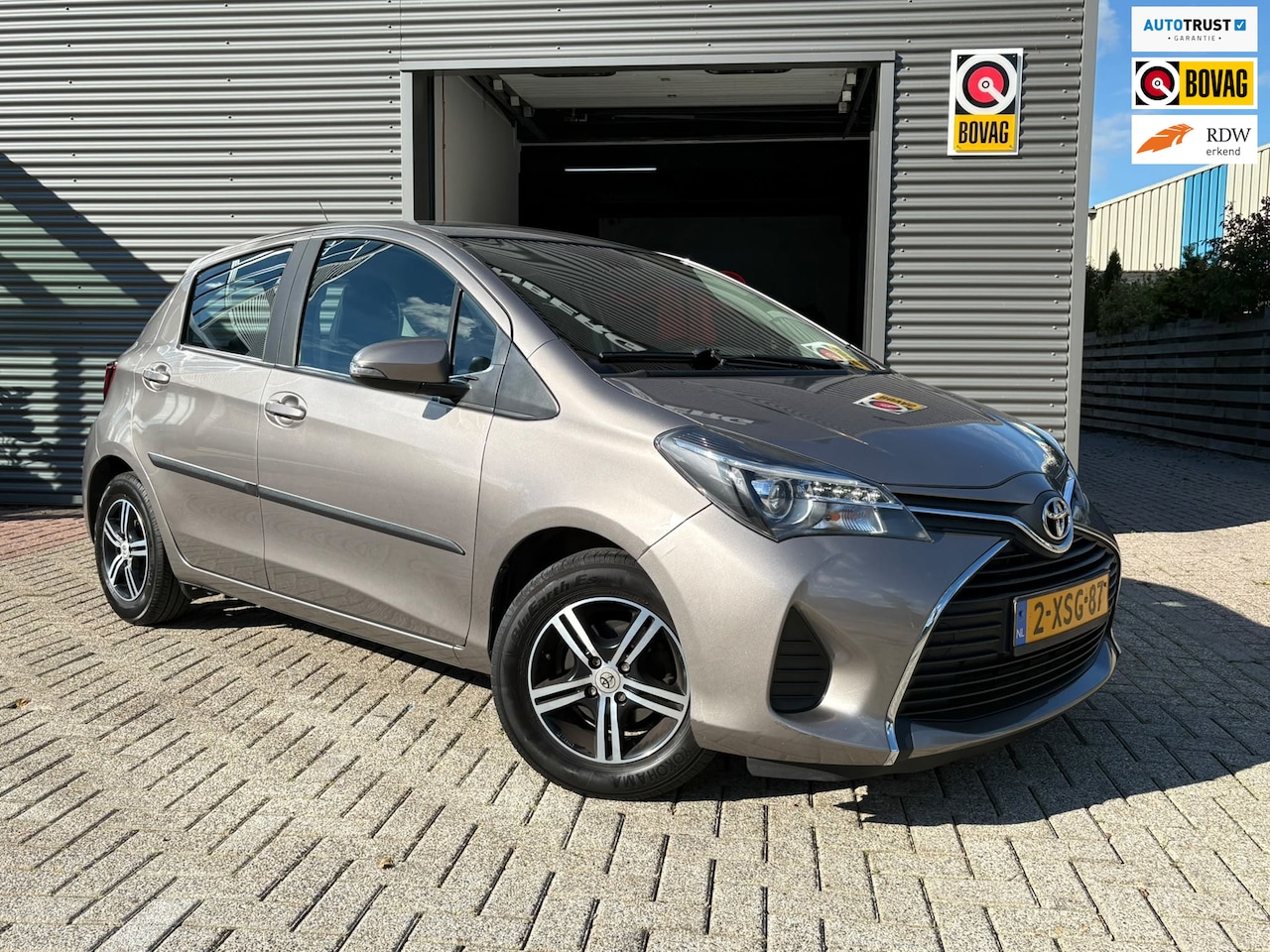 Toyota Yaris - 1.0 VVT-i Aspiration 1.0 VVT-i Aspiration NIEUWE APK, CAMERA, CAR PLAY - AutoWereld.nl