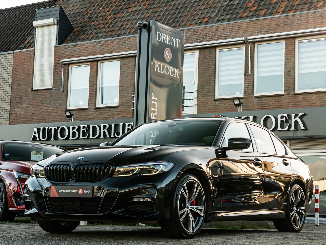 BMW 3-serie - 330e xDrive High Exe M-Sport M PERF STOELEN 360 CAMERA 19 INCH HUD SHADOW LASER ELEK TREKH - AutoWereld.nl