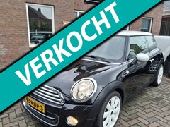 MINI 3-Deurs - 1.6 Cooper Chili. Zeer netjes & goed onderhouden O.a. airco, cruise, leder, lichtmetaal. P