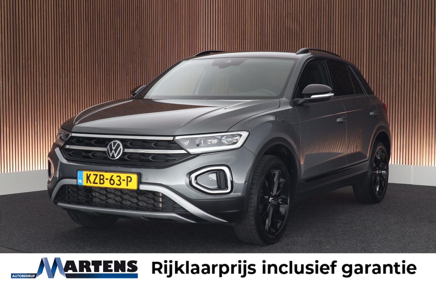 Volkswagen T-Roc - 1.5 TSI 150pk DSG Style Black Style Camera Stoelverwarming Navigatie Virtual Cockpit - AutoWereld.nl